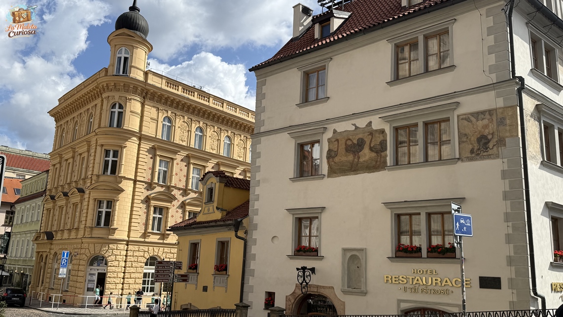 Las Fachadas y Signos Históricos de Praga
